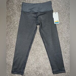 NWT Vuori Charcoal Gray Stripe Cropped Daily Leggings Capris Size XS Original